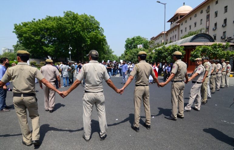 survival tips journalism siege India protest arrest of reporter