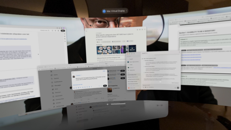 Henk van Ess virtual reality multi-screen image