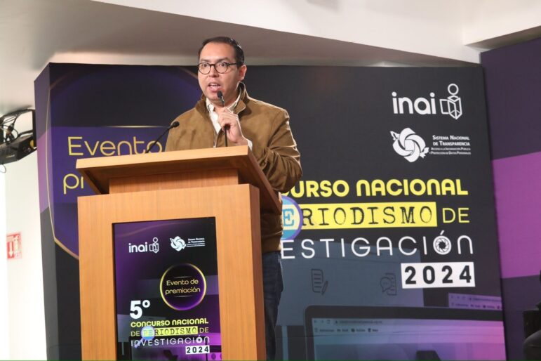 Sebastián Arcos Robledo warned that the dissolution of the National Institute for Access to Public Information is a severe blow to Mexican journalism, as the information obtained through requests has been instrumental in uncovering cases of corruption, embezzlement of public funds, and abuse of power.