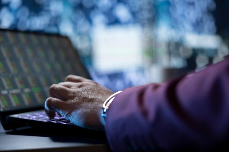 tracking oligarch offshore assets