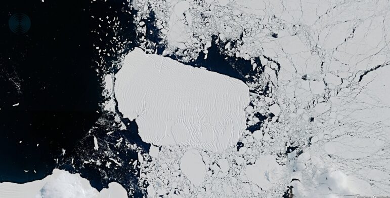 A clear view of the massive B22-A Iceberg at Thwaites Glacier, Antarctica. This composite mosaic image contains Copernicus Sentinel-2 data from February 1st to February 3rd, 2022. Highlight optimized natural color. Image: SentinelHub by Nodo 20, Chile.
